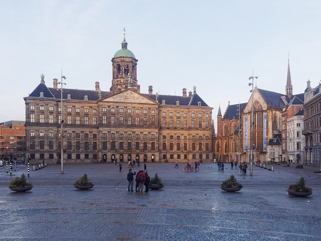 Dam Platz : guide pour visiter cette place d'Amsterdam